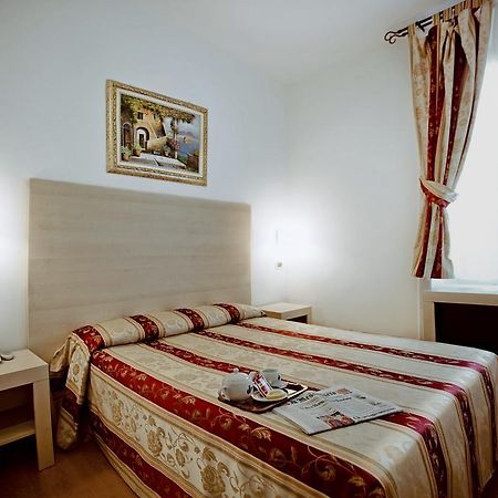 Hotel Saturnia Rom Zimmer foto