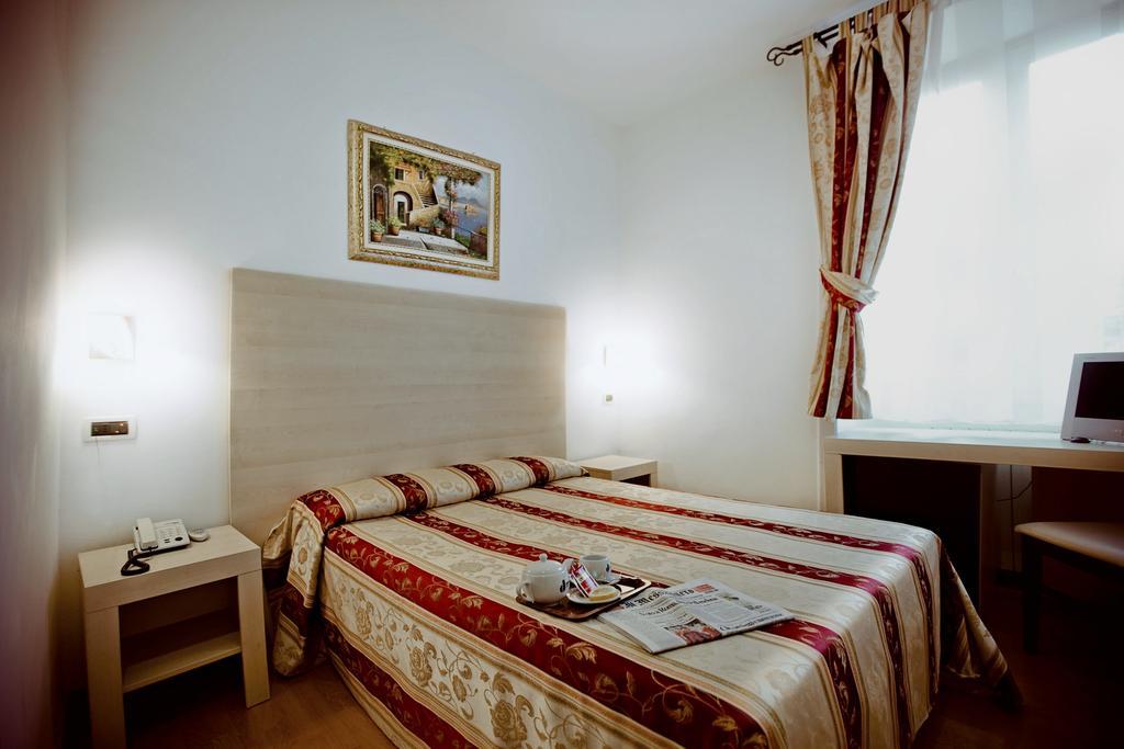 Hotel Saturnia Rom Zimmer foto